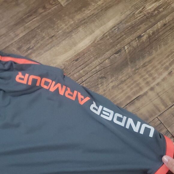 Under Armour Boys Shorts sz YLG Loose Fit - Picture 2 of 5